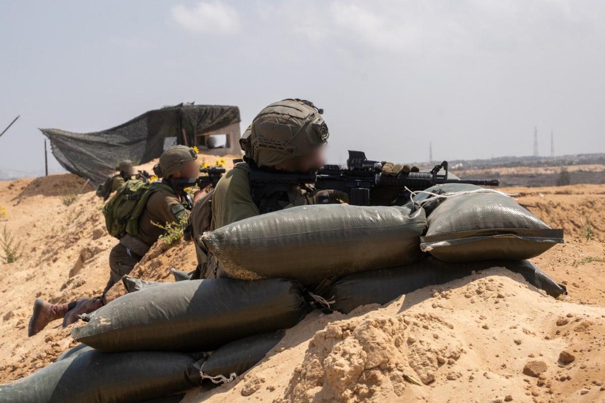 Militares israelíes en Gaza