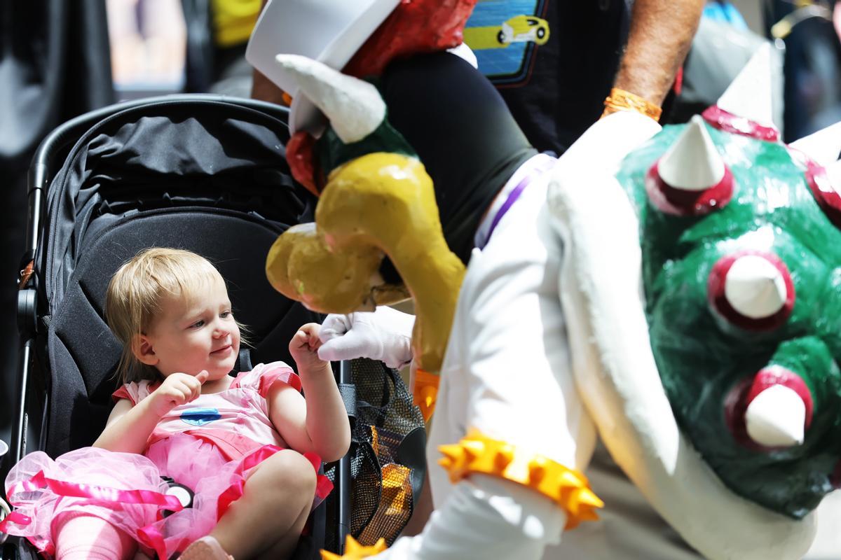 Muchos participantes acuden con la familia al Comic-con de San Diego