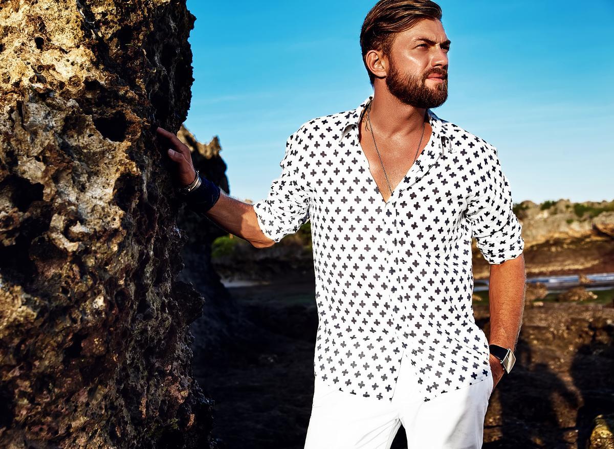 Descubre las camisas que triunfan entre los hombres para este verano.
