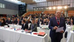 José María Aznar, Carlos Mazón y Vicente Boluda, este miércoles en la asamblea de AVE.