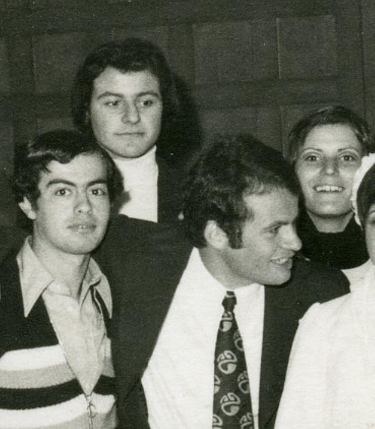 Teófilo, arriba a la izquierda y, su hermano José Antonio bajo a la derecha.