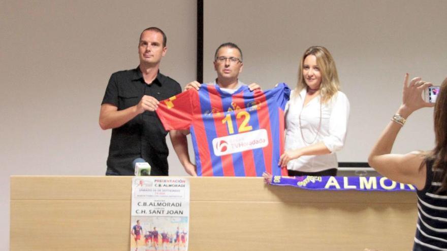 Un momento de la presentación que ha tenido lugar hoy del Balonmano Almoradí