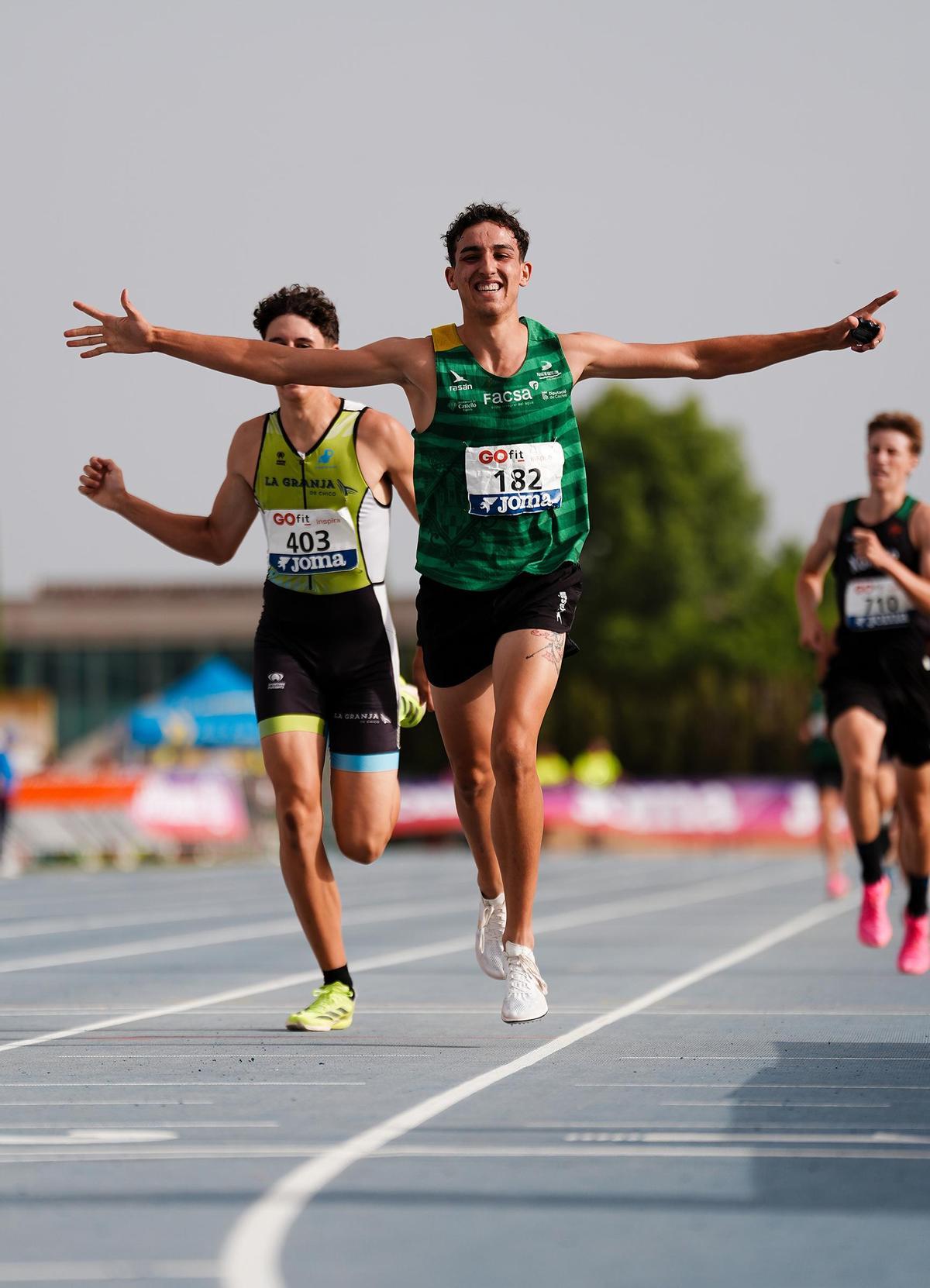 En el decatlón, Ignacio Mateo Lozano completó diez pruebas soberbias para proclamarse campeón nacional rompiendo la barrera de los siete mil puntos (7.022 pts).