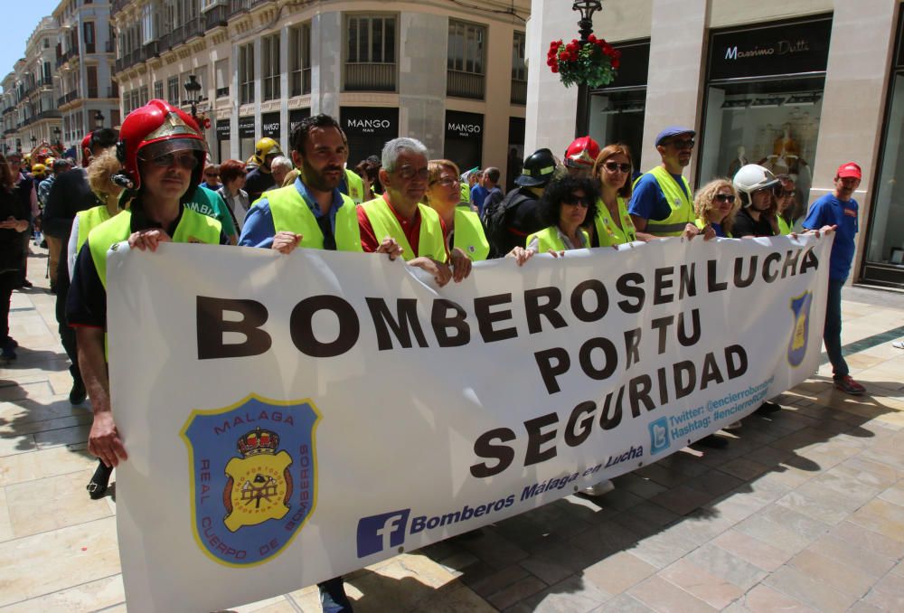 Manifestación de los bomberos de Málaga