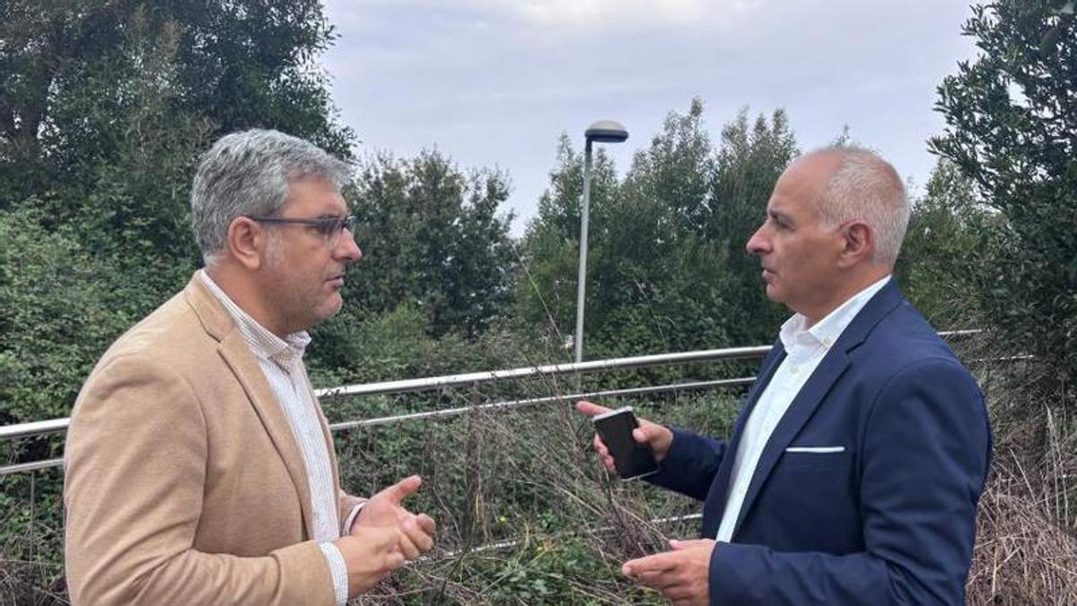 Los concejales del PP Miguel Martín y Daniel Benavides.