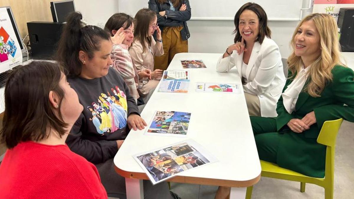 Susín y Vaquero, en su visita a la Fundación Down en Zaragoza.