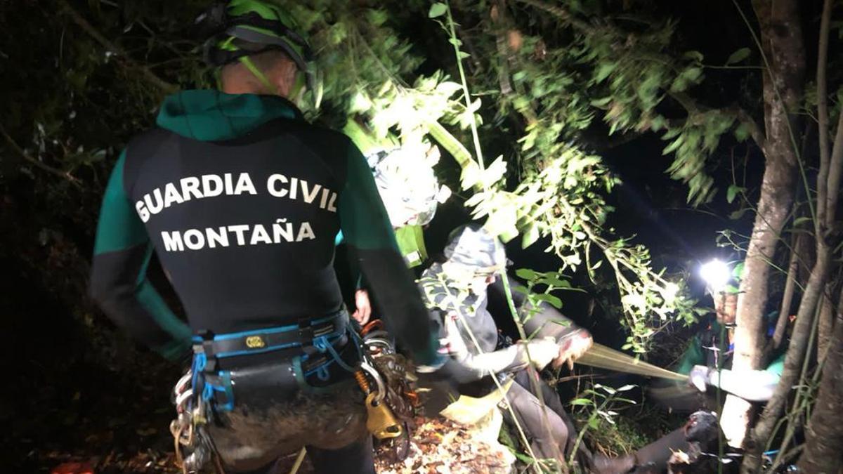 Efectivos de la Guardia Civil en el rescate en La Gomera.