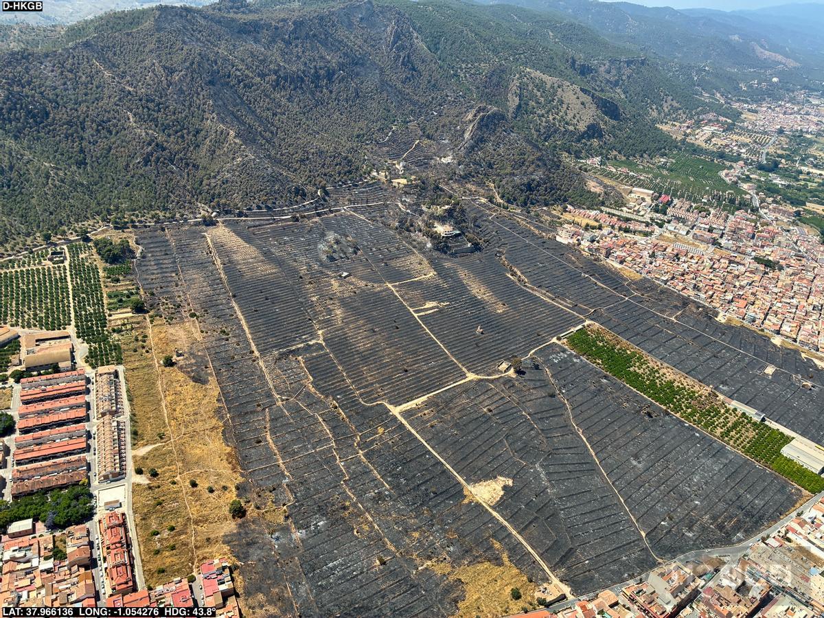 Plano aéreo de la superficie quemada en el incendio de Los Garres