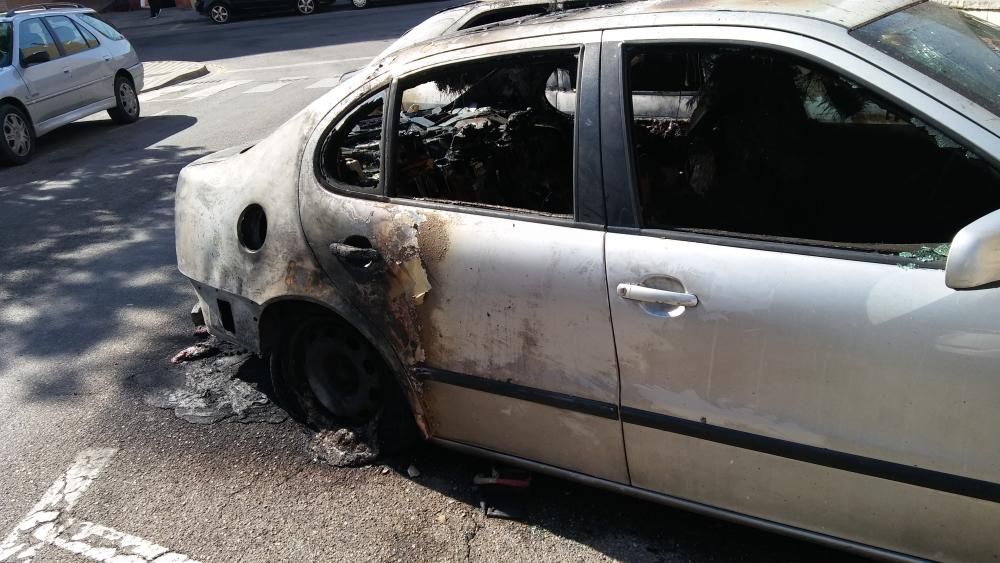 Alarma veïnal per la crema de cotxes a Figueres