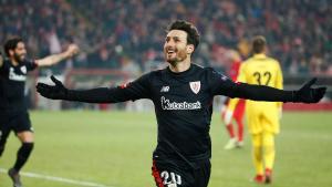 MOS53. MOSCÚ (RUSIA), 15/02/2018.- El delantero español Aritz Aduriz del Athletic de Bilbao celebra tras marcar el 0-1 ante el Spartak de Moscú durante su encuentro de dieciseisavos de final de la Liga Europa disputado en Moscú, Rusia, hoy, 15 de febrero de 2018. EFE/ Maxim Shipenkov