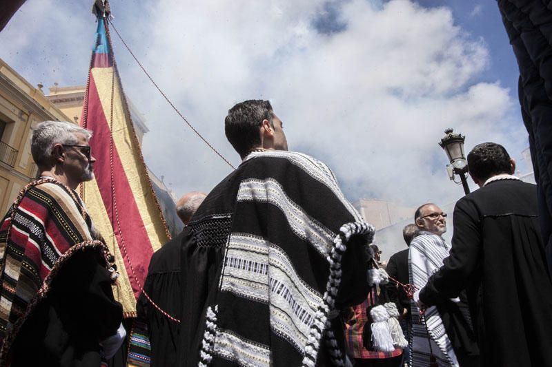 Mascletà en el día de San Vicent Ferrer.