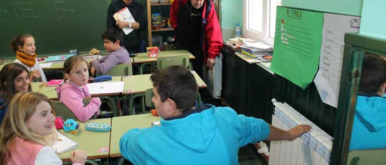 El colegio de La Ería estrena baños y el de Faes calefacción tras el parón navideño