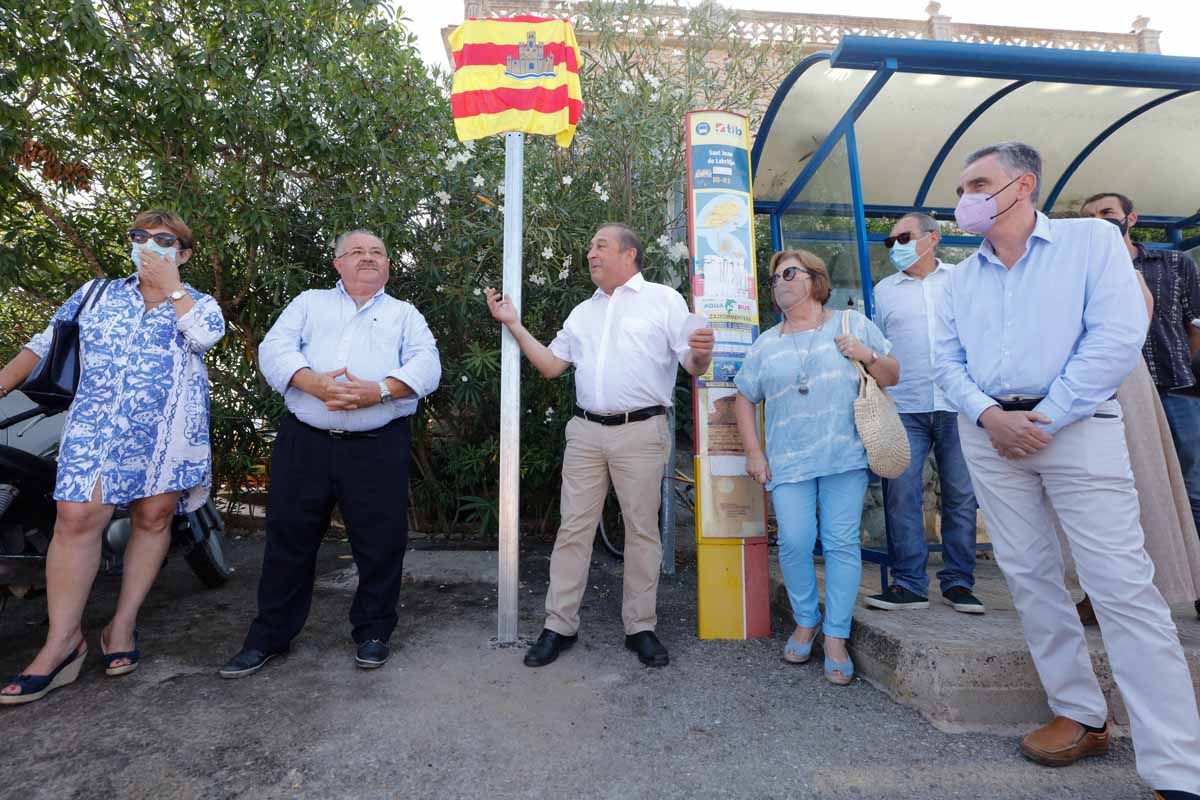 Francesc Torres, al inaugurar una calle a su nombre: «Ya no me perderé al llegar a casa»