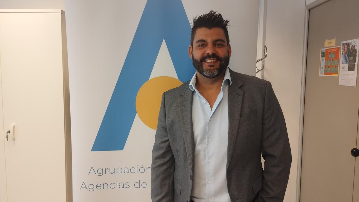 Pedro Fiol, presidente de Aviba, en la sede de la patronal de viajes.