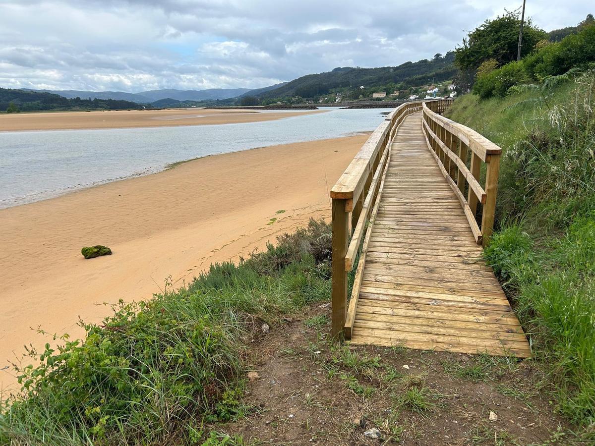 EN IMÁGENES: Abierta al tránsito la pasarela que une Rodiles y Misiegu en Villaviciosa EN IMÁGENES: Abierta al tránsito la pasarela que une Rodiles y Misiegu en Villaviciosa