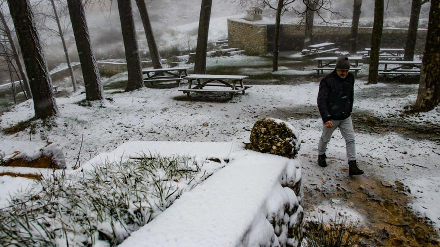 La Font de l&#039;Arbre en Aitana se llena de nieve / Juani Ruz