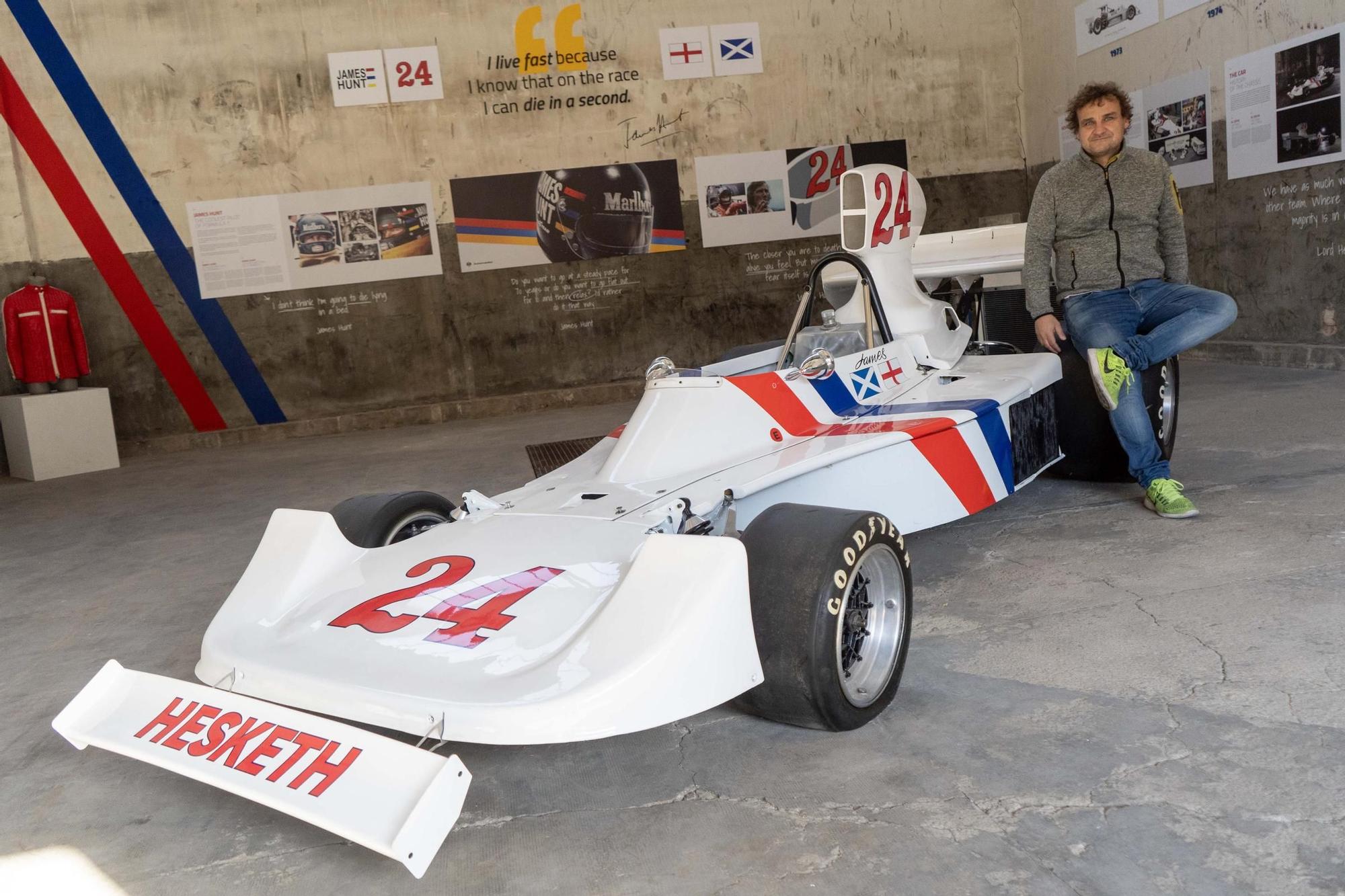 Imatges del bòlid Hesketh de Fórmula 1 que conduïa James Hunt, propietat de Miquel Liso a Manresa