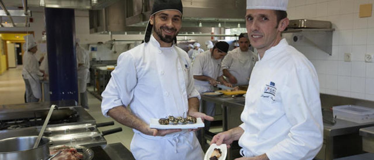 Las recetas las elaboró el alumno Carlos Cortés con la supervisión de su formador David Roca.