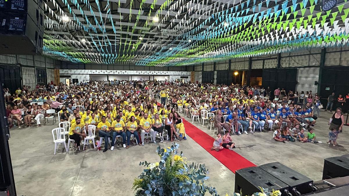 Gala organizada por Olvera para ver la final del 'Grand Prix' en el pabellón del recinto ferial