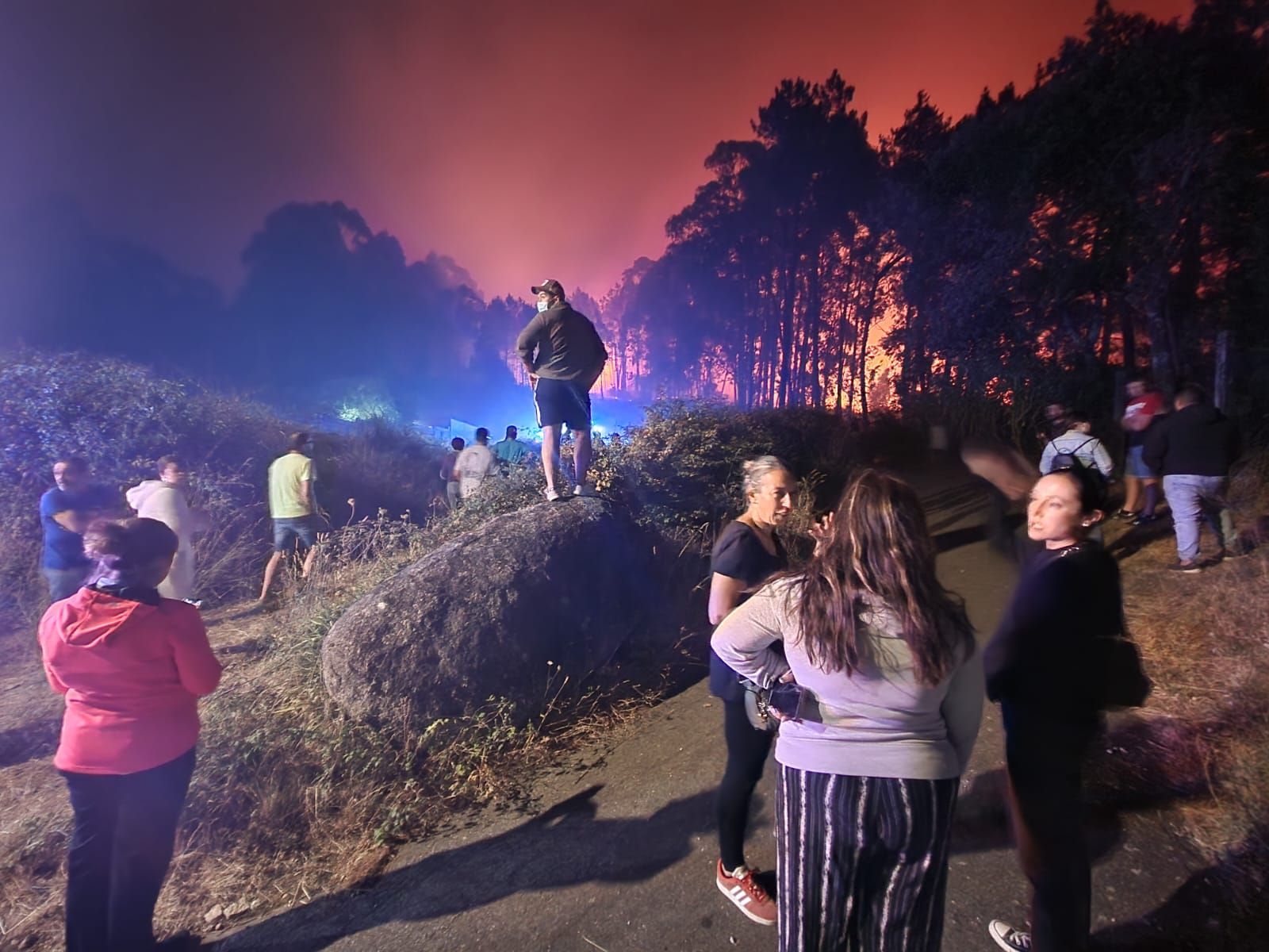 Incendios en Galicia: Vilagarcía y su comarca luchan contra el fuego