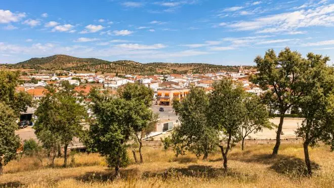 Pepa Bueno, sobre el pueblo de Extremadura donde están sus raíces: "El olor que atraviesa mi vida es el de la jara y el jamón"