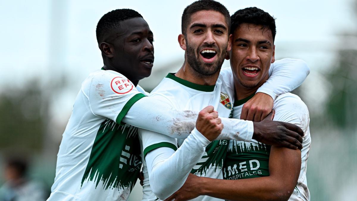 El filial del Elche vence al Soneja y sigue imparable hacia el ascenso