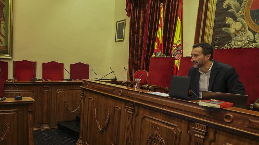 El alcalde exige a Sanidad que explique las causas por las que Elche no pasa a la Fase 1 de la desescalada el próximo lunes