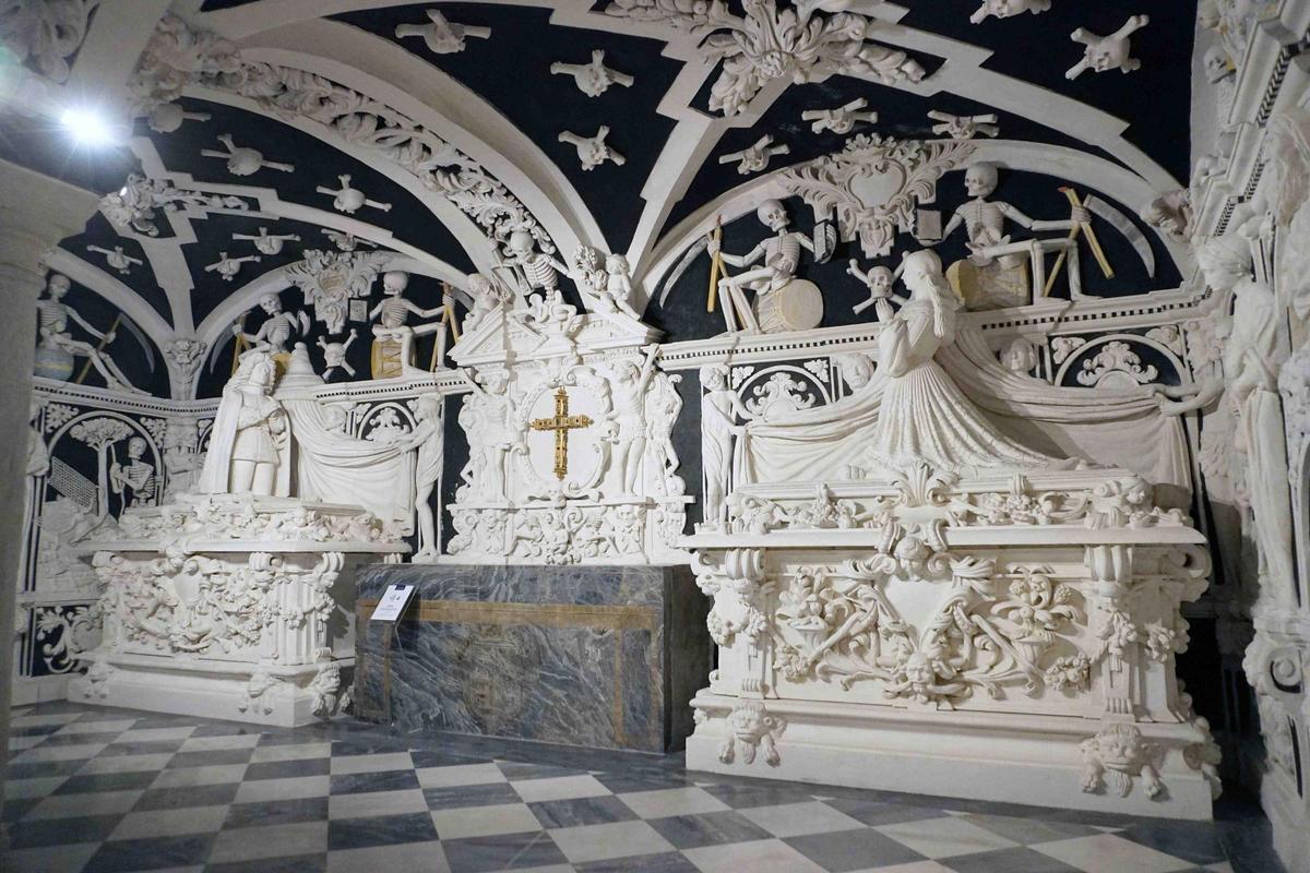 La cripta barroca de la Victoria vuelve a estar abierta al público