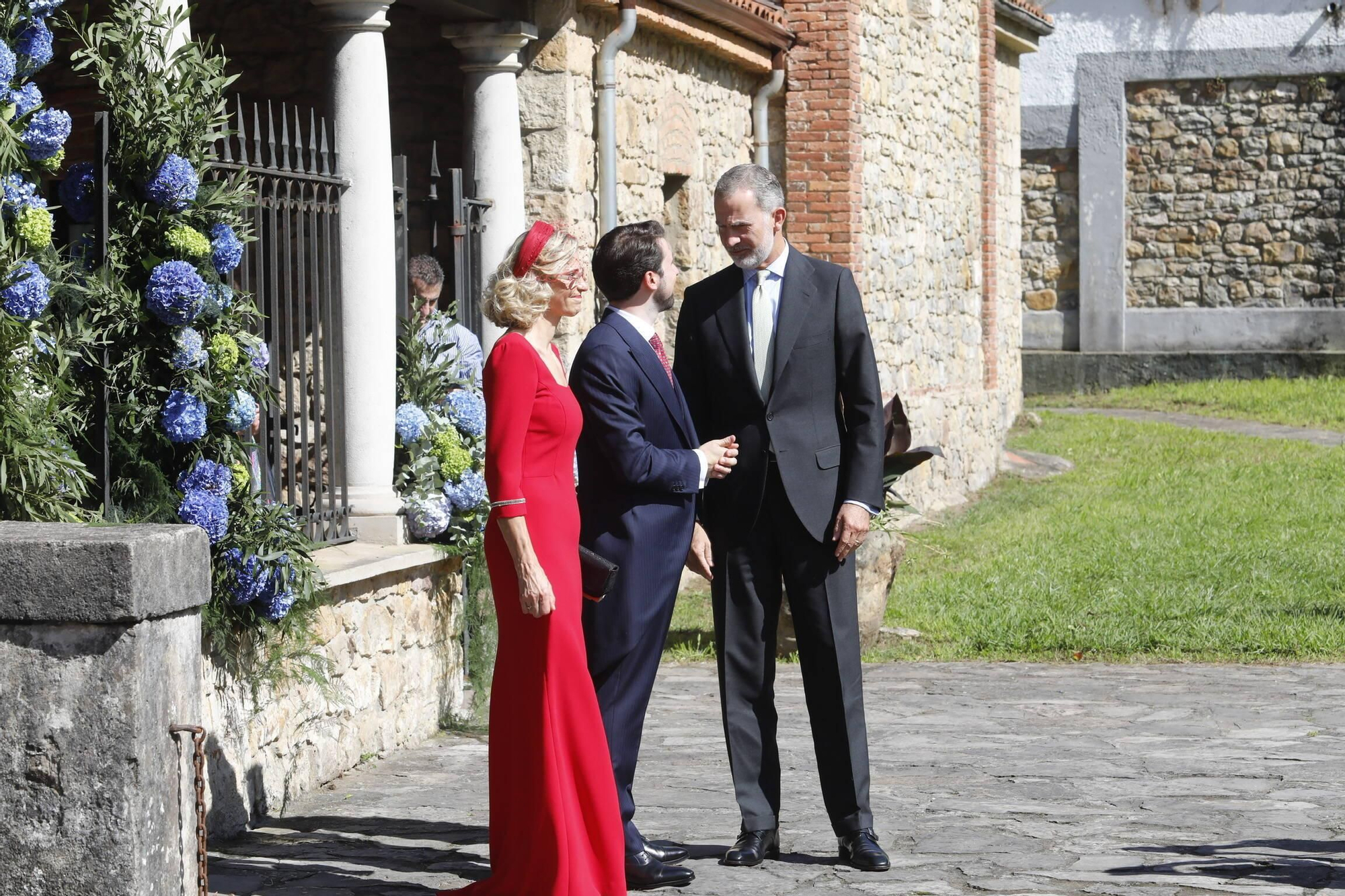 El Rey Felipe VI, testigo de excepción en la boda de su ahijado en Gijón (en imágenes)