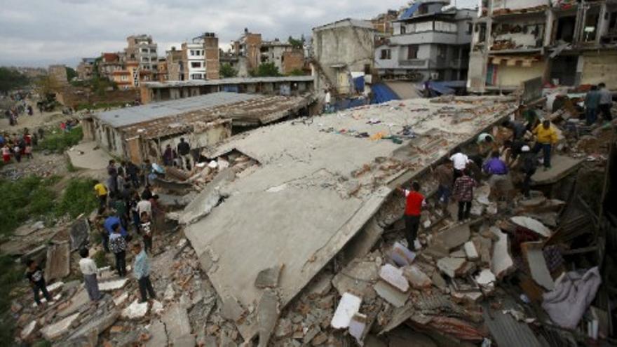 Miles de víctimas en el terremoto de Nepal