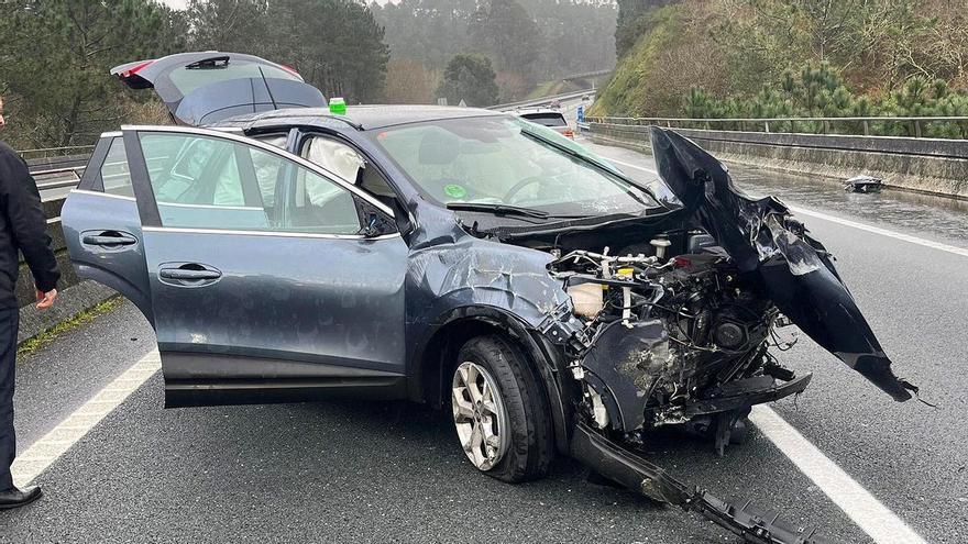 Heridos tres policías nacionales de Vigo tras sufrir un accidente en la AP-9 cuando regresaban de ser condecorados en A Coruña