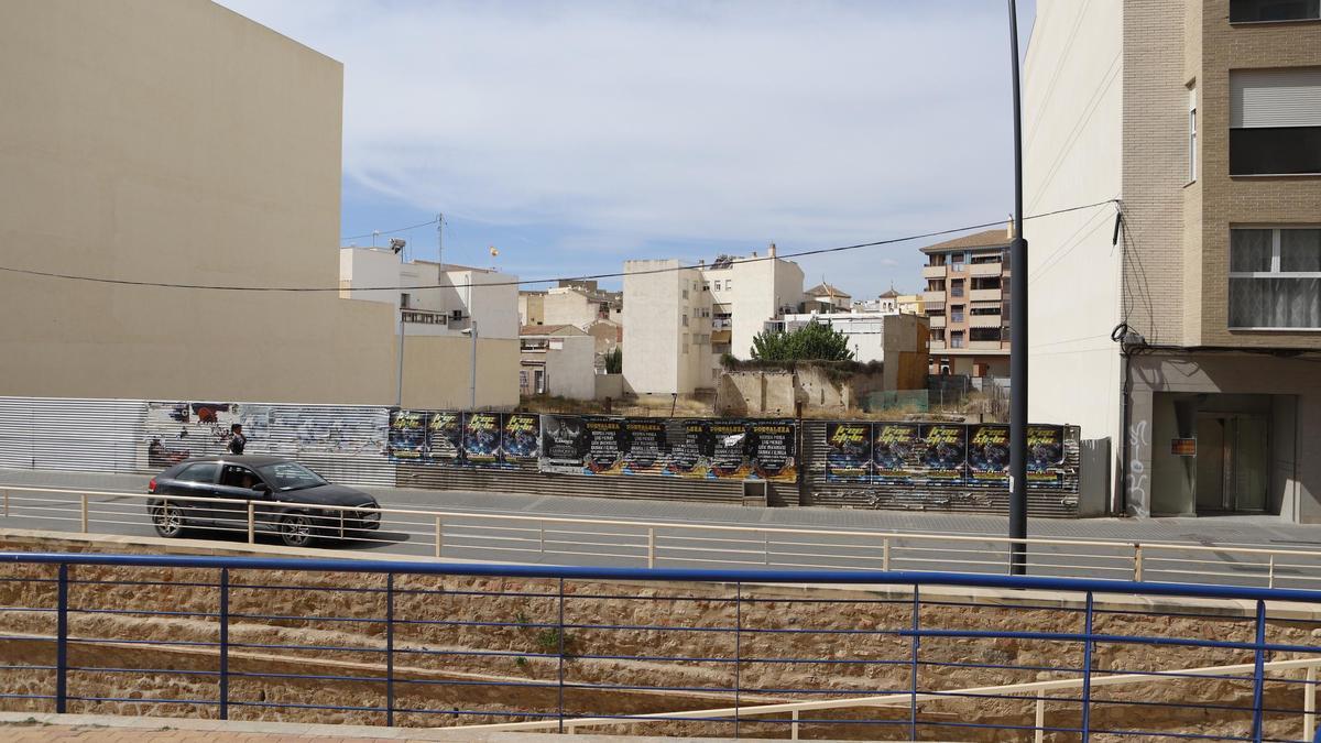 Solar de Santa Clara que alberga los restos arqueológicos y donde se edificará.