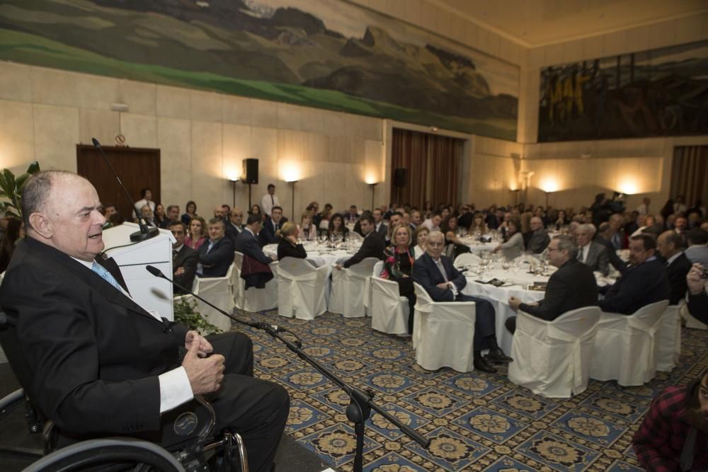 ENTREGA DEL PREMIO OVETENSE DEL AÑO A FRANCISCO RODRIGUEZ, PRESIDENTE DE RENY PICOT