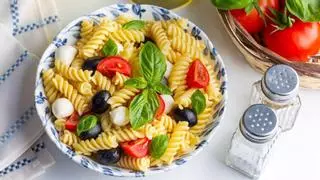 Los expertos en cocina italiana lo tienen claro: nunca enjuagues la pasta, salvo si vas a preparar este plato de verano