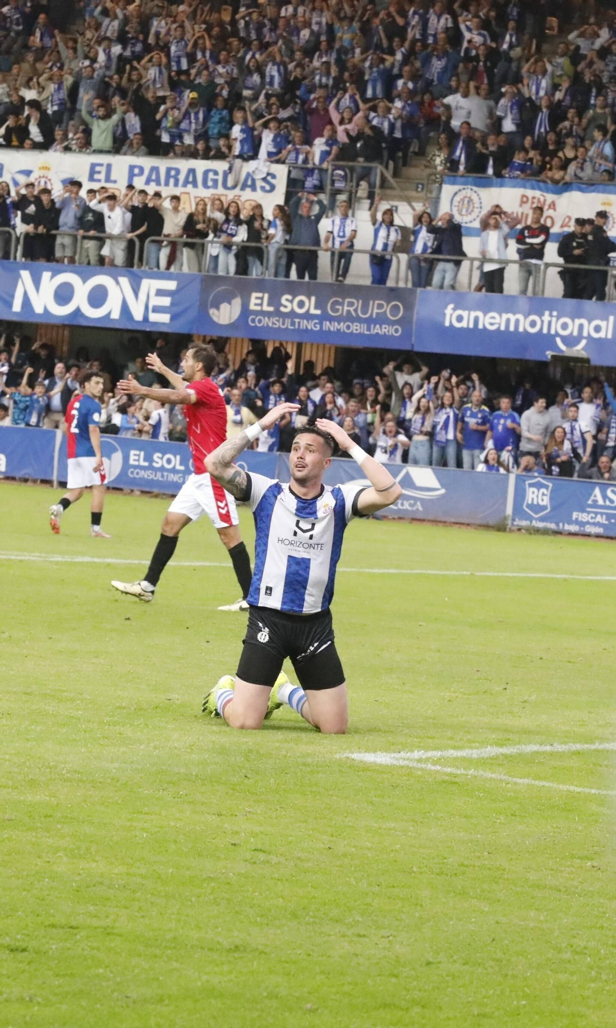 EN IMÁGENES: La final por el ascenso entre Avilés y Rayo Majadahonda vivida en el Suárez Puerta