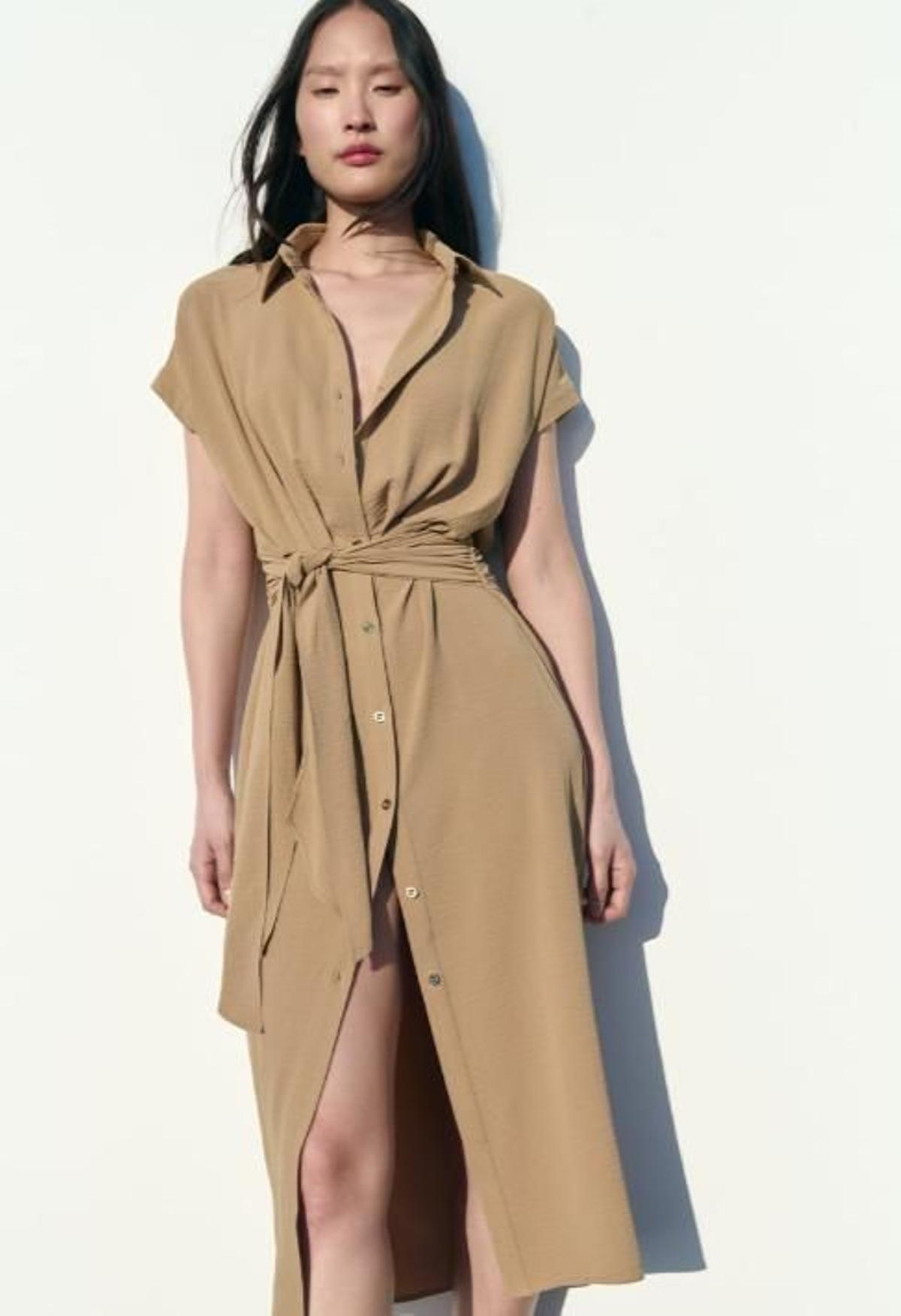 Este vestido cruzado de Zara es la novedad que necesitábamos