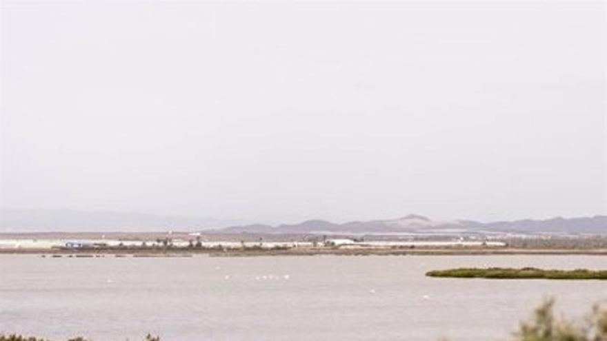 Hallan un cadáver en la playa de Las Salinas de Cabo de Gata