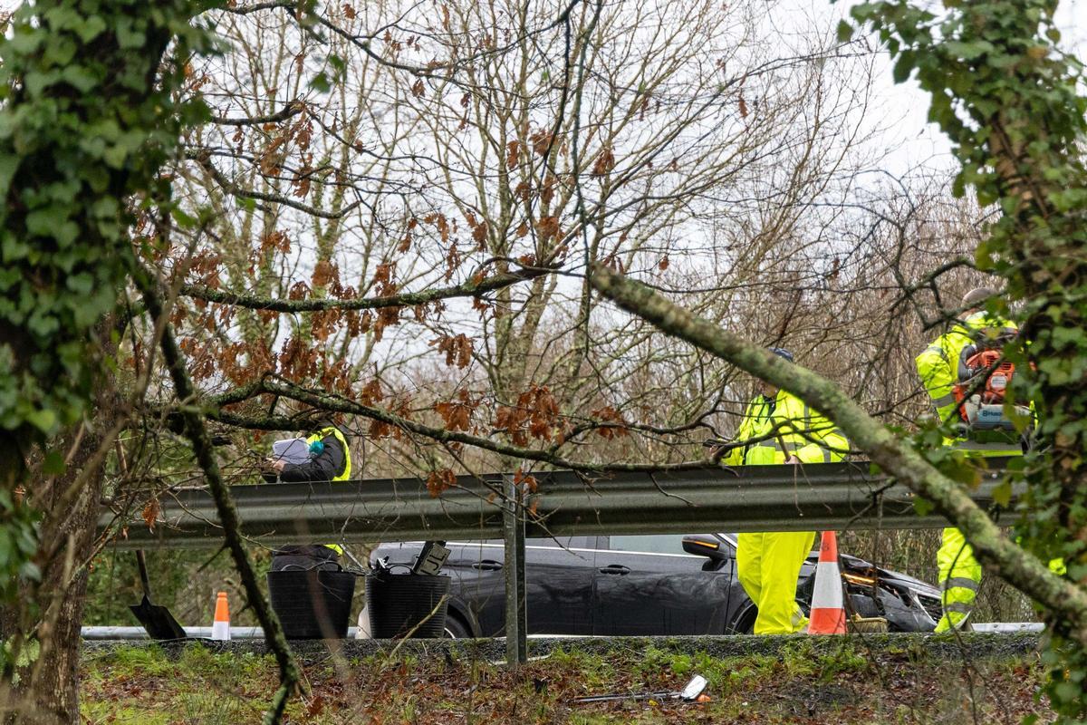 Un accidente múltiple obliga a cortar la AP-9 en sentido Santiago