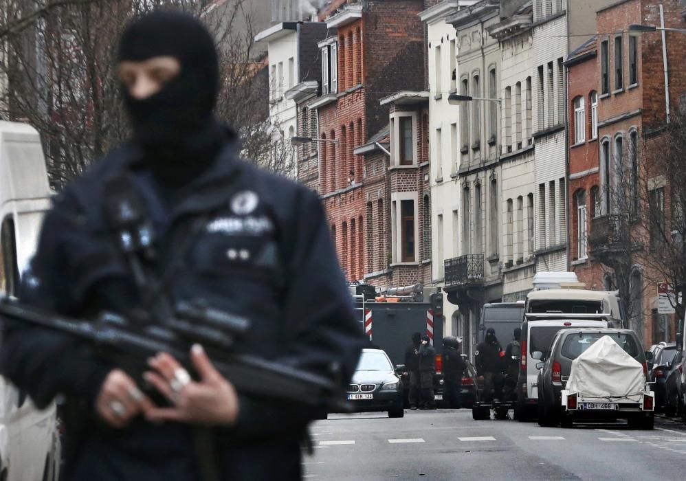 Las imágenes de la operación policial en Molenbeek