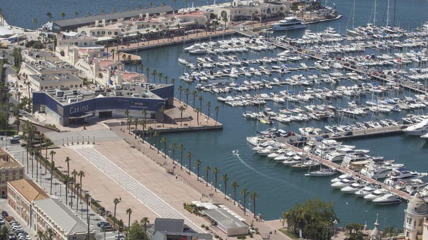 Zona de ocio del Puerto de Alicante.
