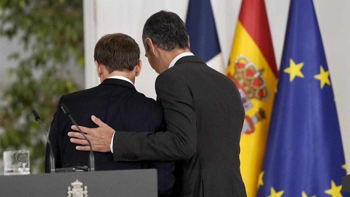 Pedro Sánchez y Emmanuel Macron, en el Palacio de la Moncloa.