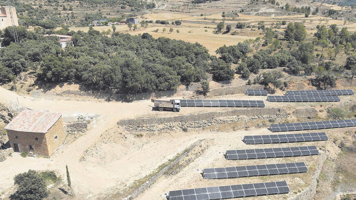 Huerto solar en la Todolella.