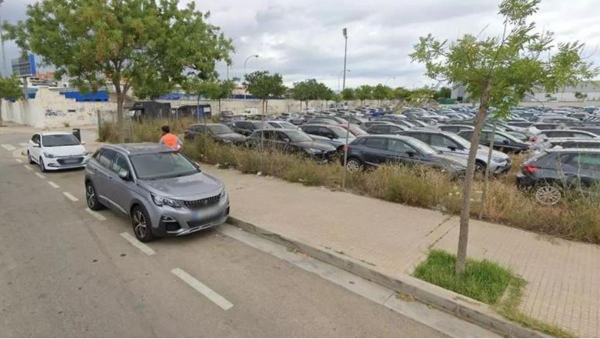 Auf diesem Parkplatz wurde die Leiche entdeckt.