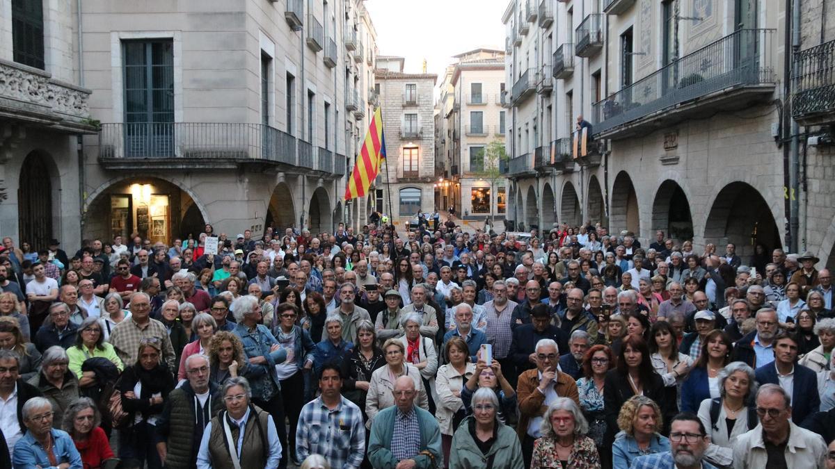 Els assistents a la plaça del Vi de Girona