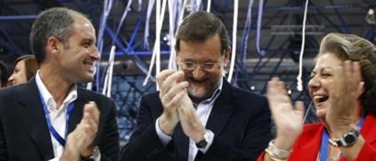 Rajoy, junto a Camps y Barberá, en el congreso regional del PPCV en 2007 en Feria València.