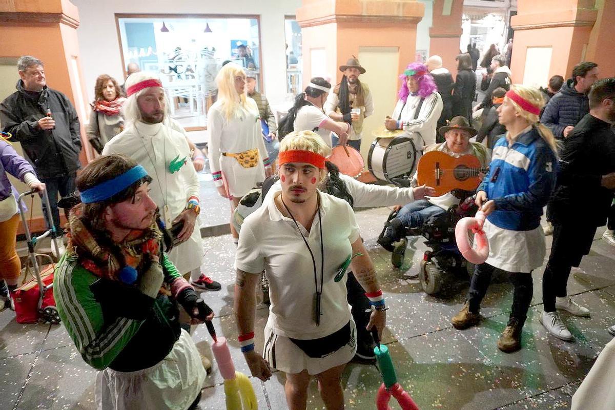 Carnaval de Córdoba: la Corredera se inunda de alegría en una noche mágica.