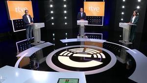 Debate electoral del 21D en RTVE entre Miguel Ángel Gallardo (PSOE), Óscar Fernández Calle (Vox) e Irene de Miguel (Unidas por Extremadura)