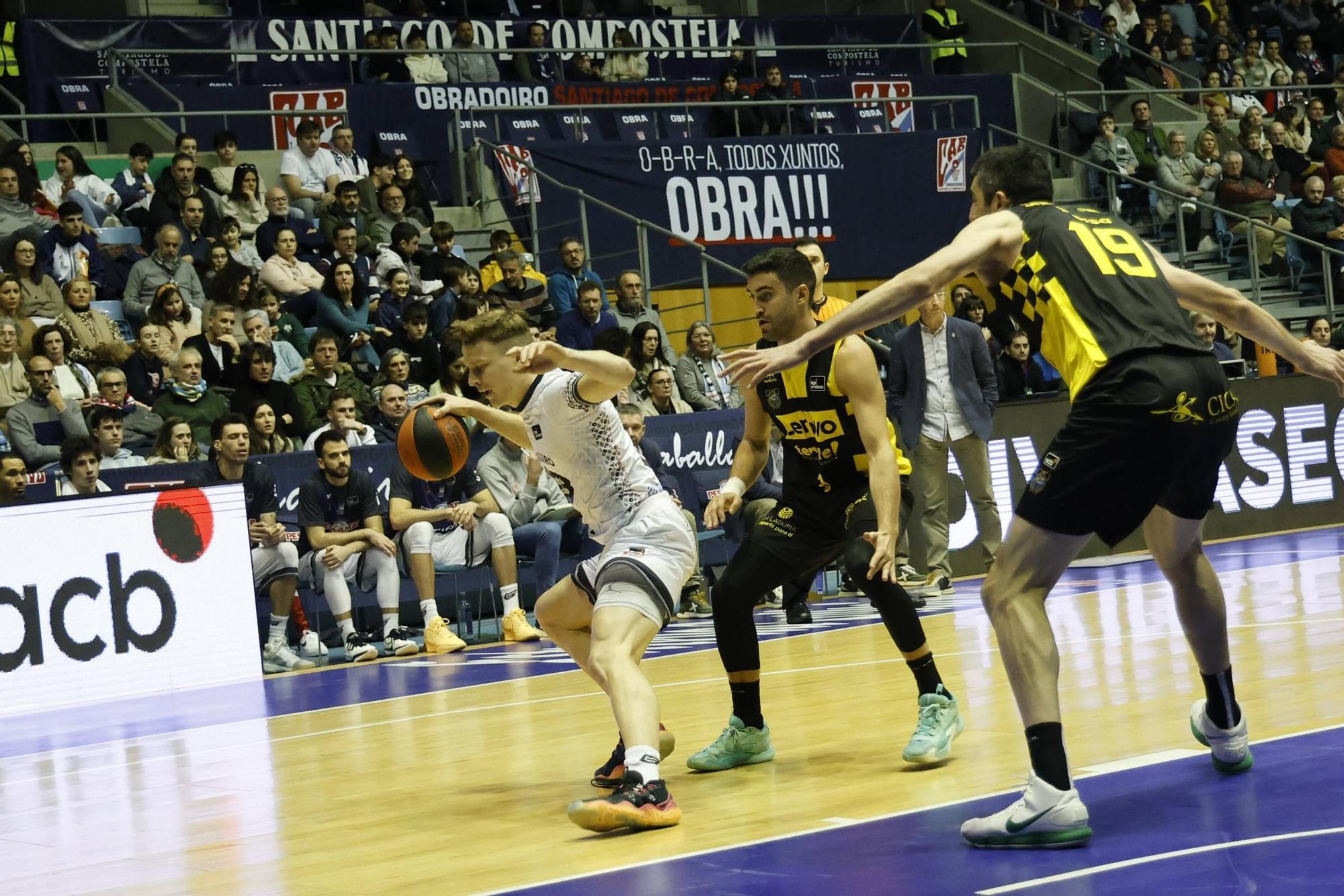 El Obradoiro suma otra derrota, esta ante el Tenerife por 86 a 97 en el Multiusos Fontes do Sar