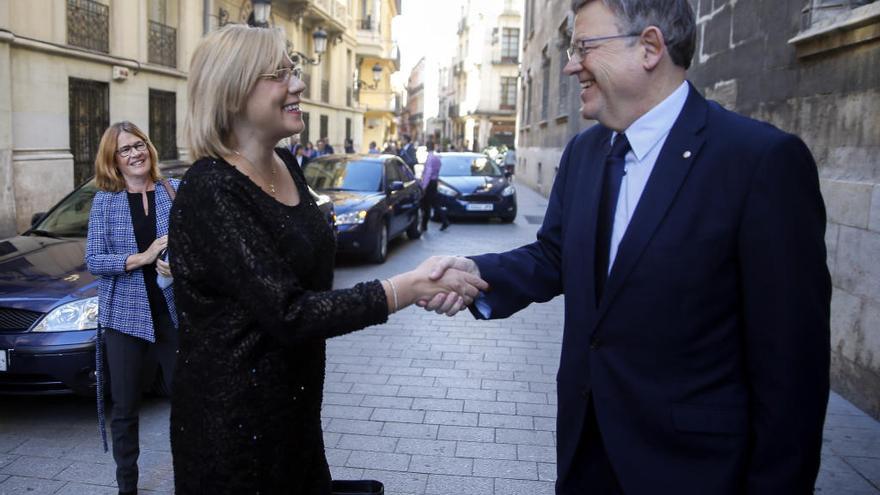 Puig recibe a la comisaria de Política Regional de la Unión Europea, Corina Cretu.