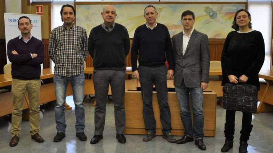 De izq. a dcha., Francisco J. Díaz, Enrique Costa, Miguel Ángel Domínguez, íñigo Cuiñas, Manuel Fernández y Loreto Rodríguez, integrantes del nuevo equipo directivo de Telecomunicaciones. // Duvi